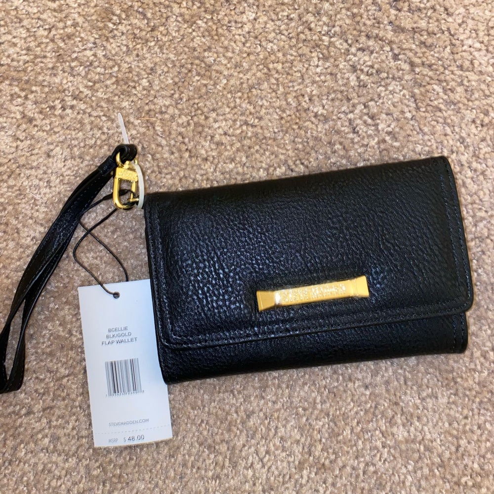 Steve Madden wristlet